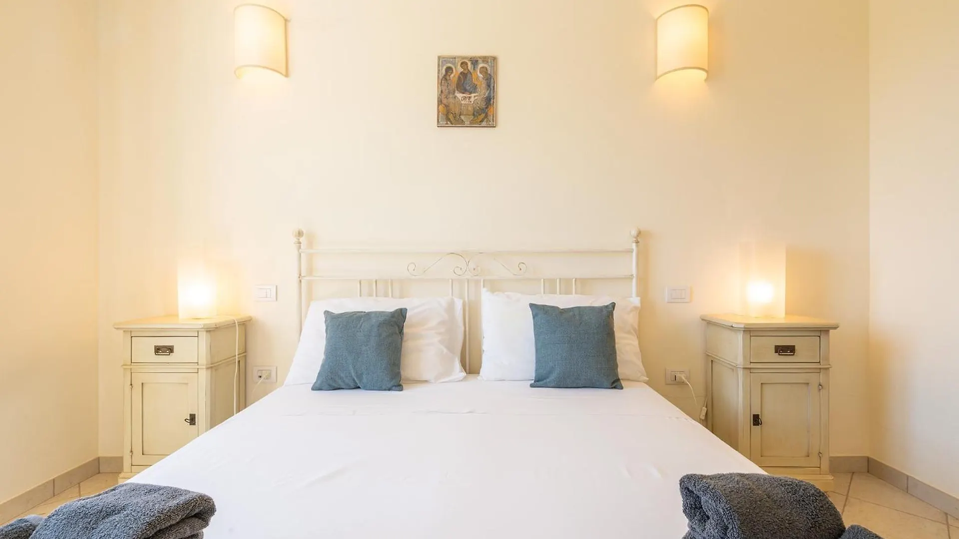 Jasmine Panoramic Hideaway Apartment Riva dei Pini Italy