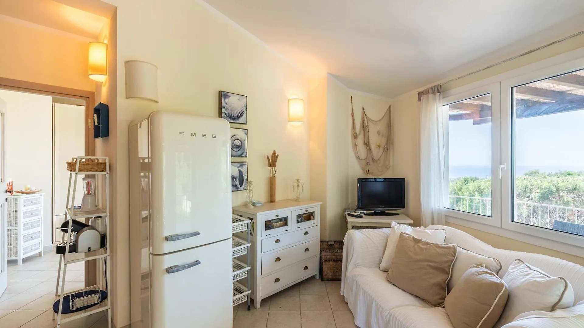 Jasmine Panoramic Hideaway Apartment Riva dei Pini Italy