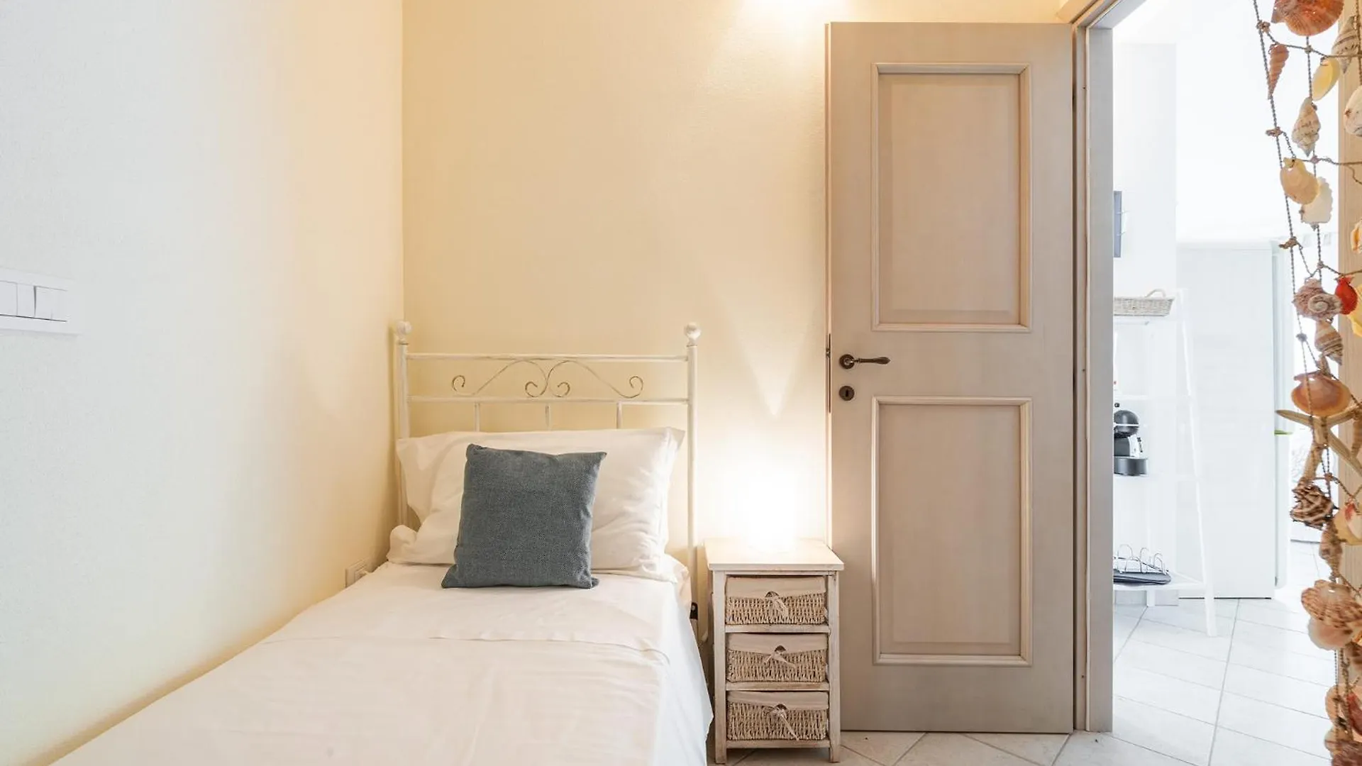 Jasmine Panoramic Hideaway Apartment Riva dei Pini