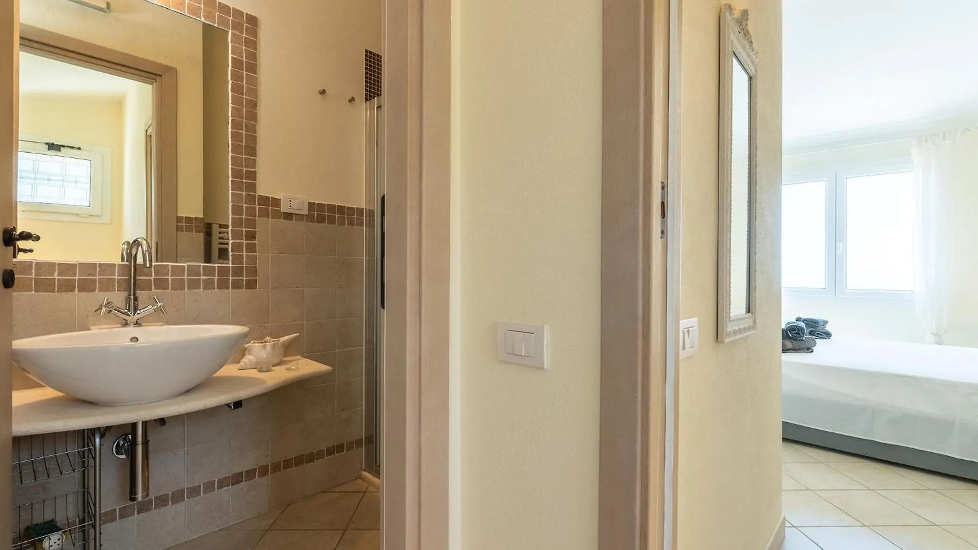 Jasmine Panoramic Hideaway Apartment Riva dei Pini Italy