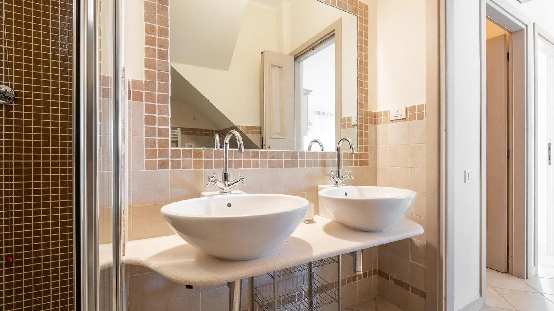 Jasmine Panoramic Hideaway Apartment Riva dei Pini